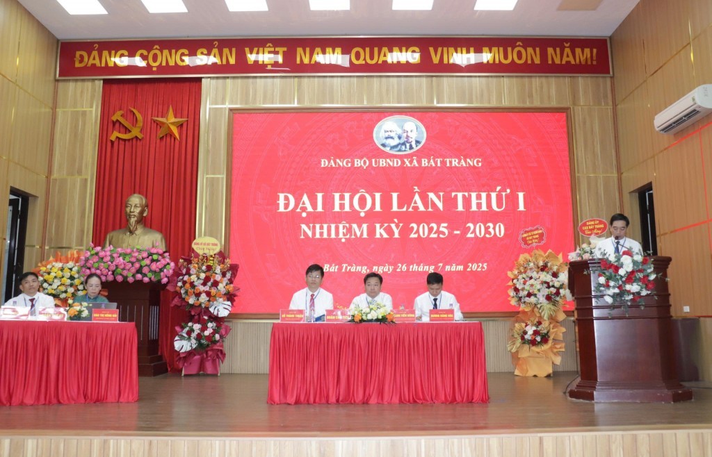 Đảng bộ cơ quan UBND xã Bát Tràng quyết tâm thực hiện thắng lợi các mục tiêu đã đề ra