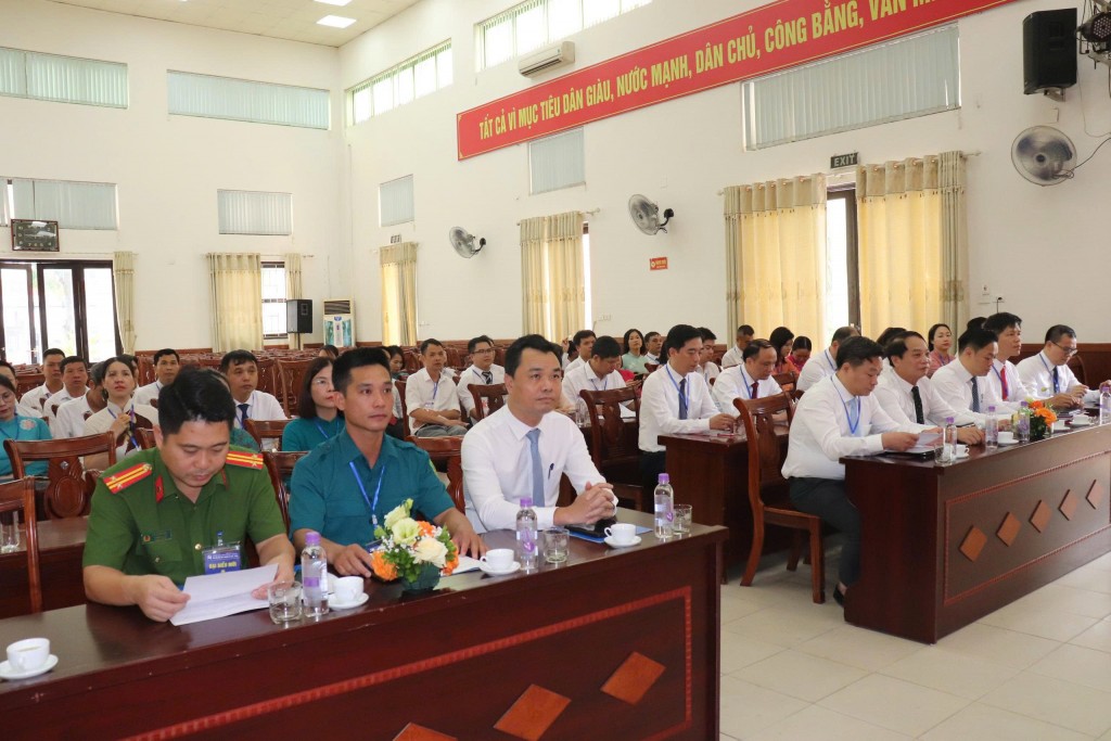 Đảng bộ cơ quan UBND xã Bát Tràng quyết tâm thực hiện thắng lợi các mục tiêu đã đề ra