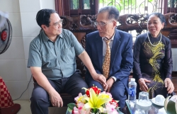 Thủ tướng thăm gia đình thương binh tại Quảng Trị