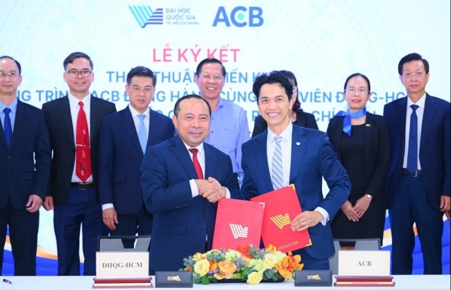 Đồng hành cùng sinh viên nuôi dưỡng tư duy tài chính bền vững