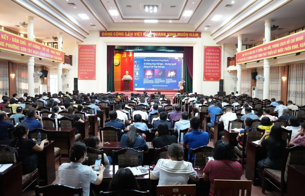 Phường Sơn Tây tăng cường triển khai ứng dụng chuyển đổi số