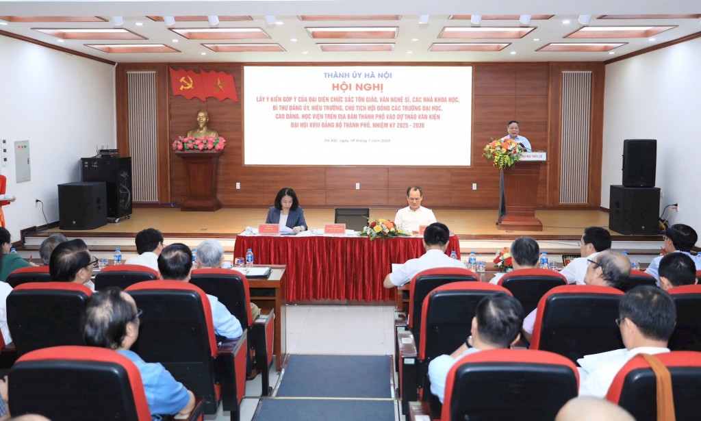 hội nghị lấy ý kiến góp ý của đại diện chức sắc tôn giáo, văn nghệ sĩ, các nhà khoa học, bí thư đảng ủy, hiệu trưởng, chủ tịch hội đồng các trường đại học, cao đẳng, học viện trên địa bàn thành phố vào Dự thảo văn kiện Đại hội XVIII Đảng bộ thành phố, nhiệm kỳ 2025-2030.