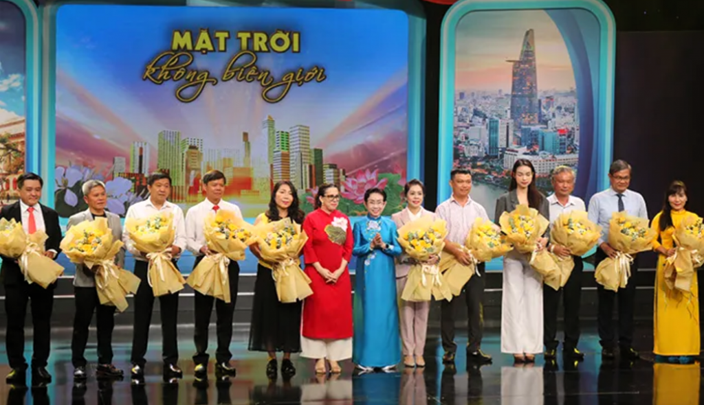 Ban tổ chức tri ân những đơn vị đóng góp cho chương trình