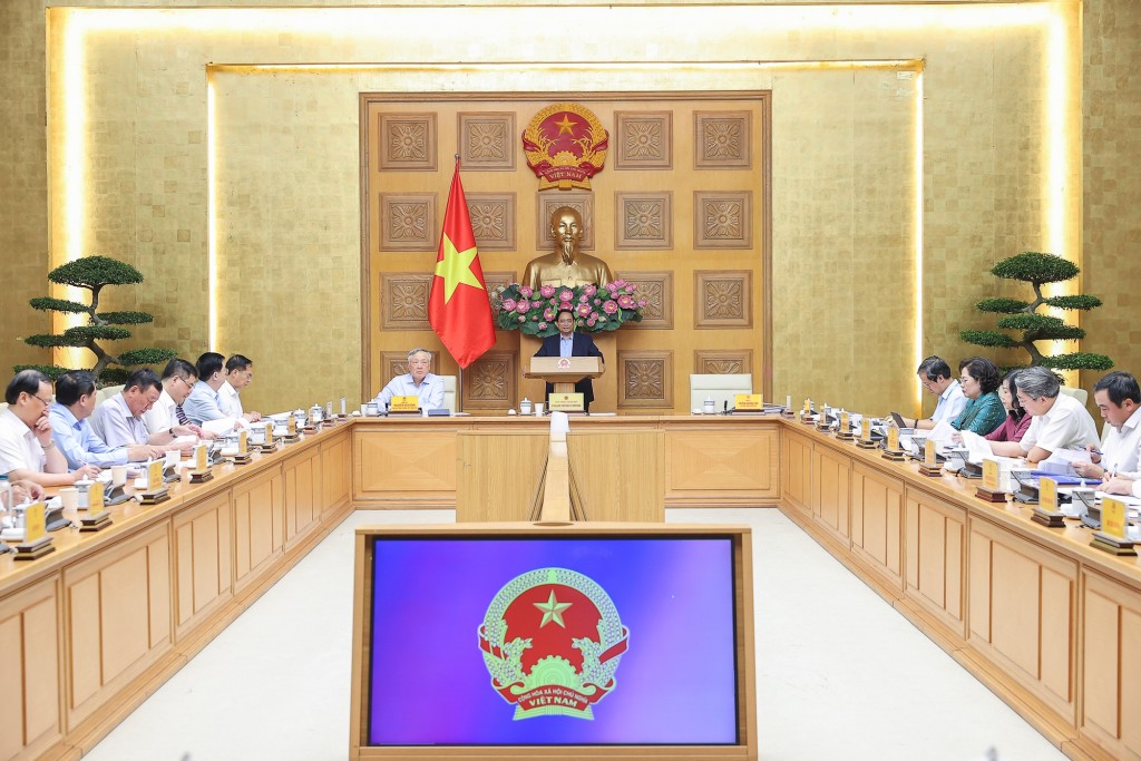 Thủ tướng Phạm Minh Chính yêu cầu lãnh đạo các bộ, ngành, cơ quan tập đề xuất nhiệm vụ, giải pháp để hệ thống hành chính hoạt động thông suốt, liên tục, hiệu năng, hiệu lực, hiệu quả - Ảnh: VGP/Nhật Bắc