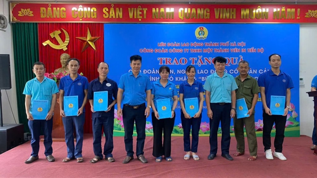 Công đoàn gắn kết nhờ những bữa cơm “thịnh soạn