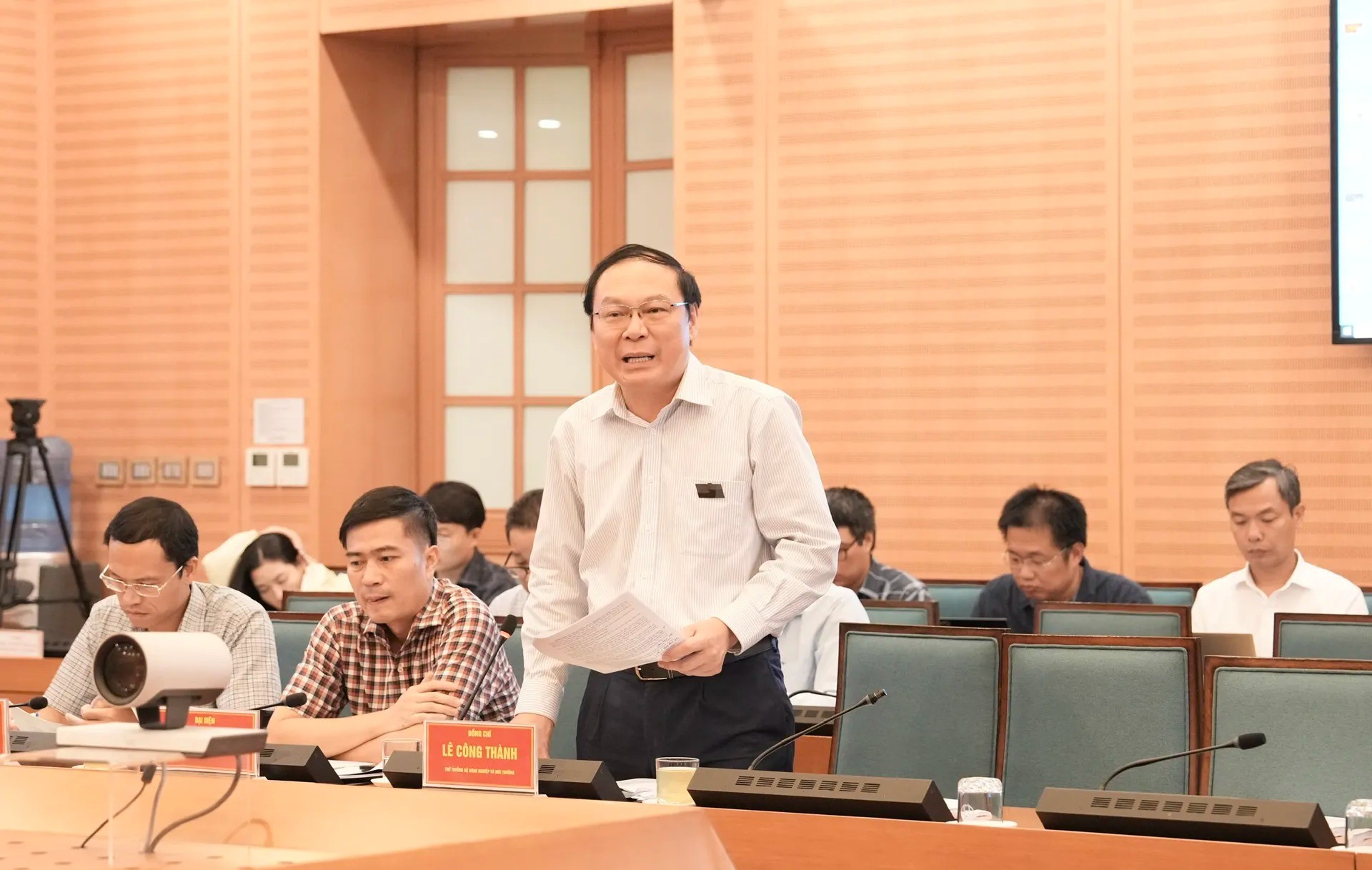 Thứ trưởng Bộ Nông nghiệp và Môi trường Lê Công Thành phát biểu tại cuộc giám sát. Ảnh: Hồng Thái