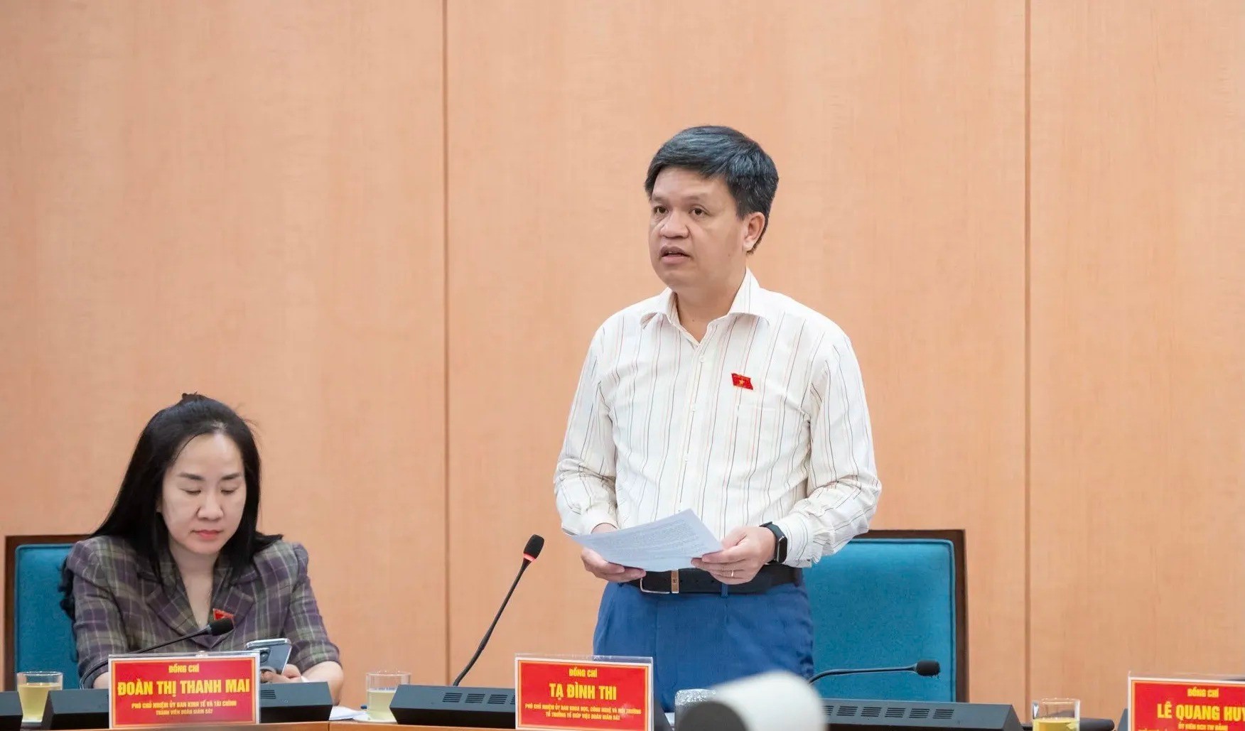 ại biểu Quốc hội Tạ Đình Thi - Phó Chủ nhiệm Ủy ban Khoa học, Công nghệ và Môi trường phát biểu tại cuộc giám sát. Ảnh: Phạm Thắng