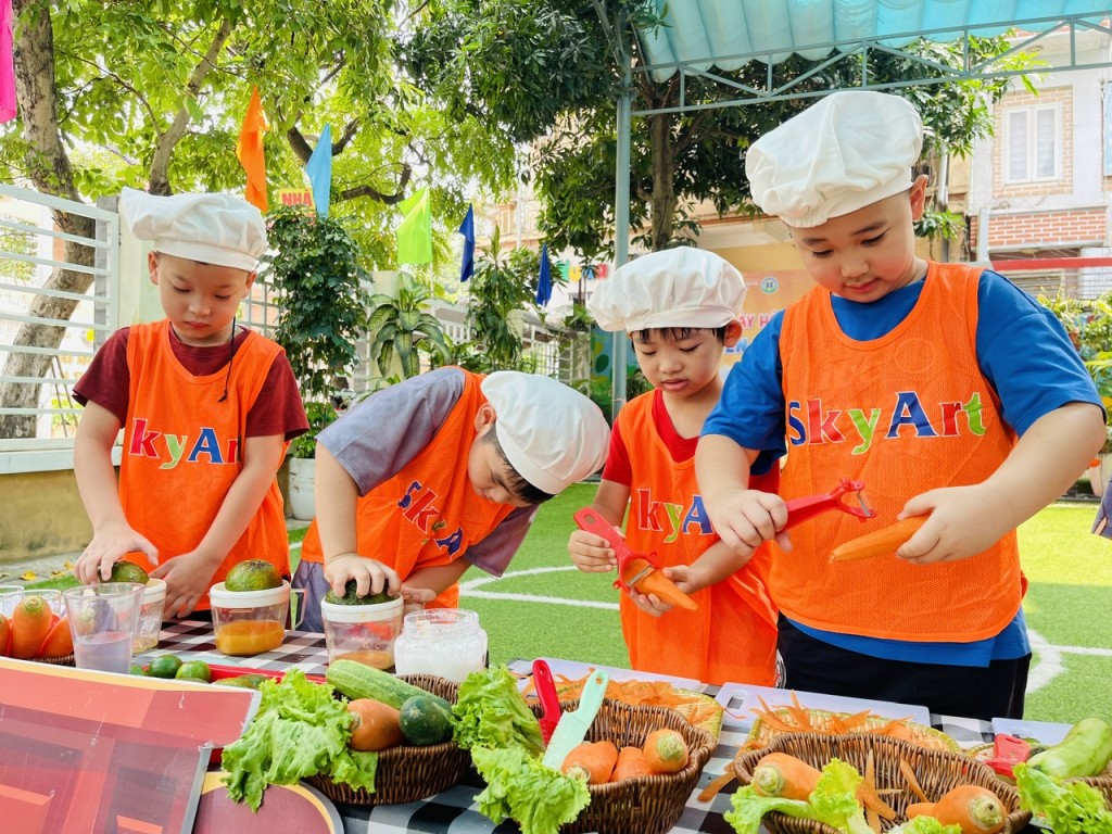 Trẻ trường Mầm non Sao Mai hóa thân thành 