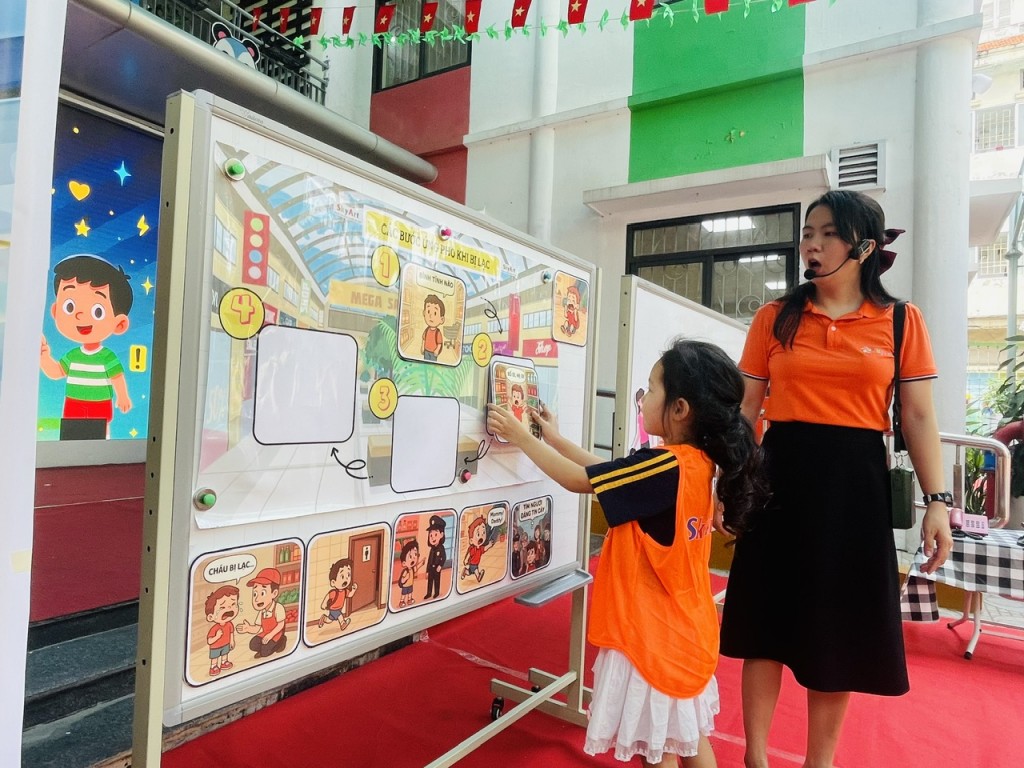 Trẻ trường Mầm non Sao Mai hóa thân thành 