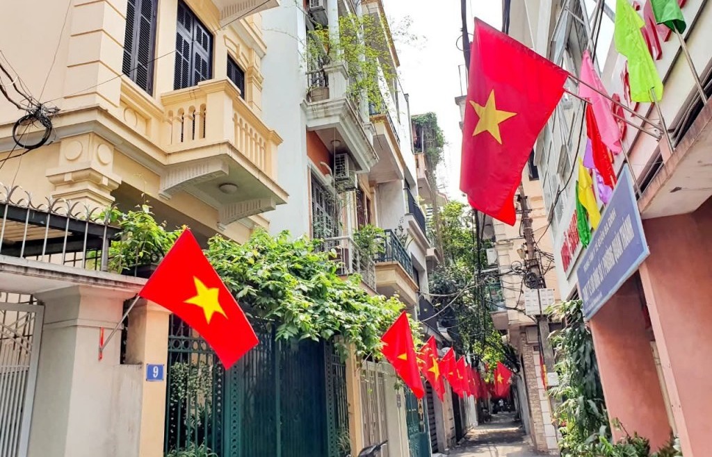 Phường Ba Đình rực rỡ cờ hoa mừng Đại hội đại biểu Đảng bộ