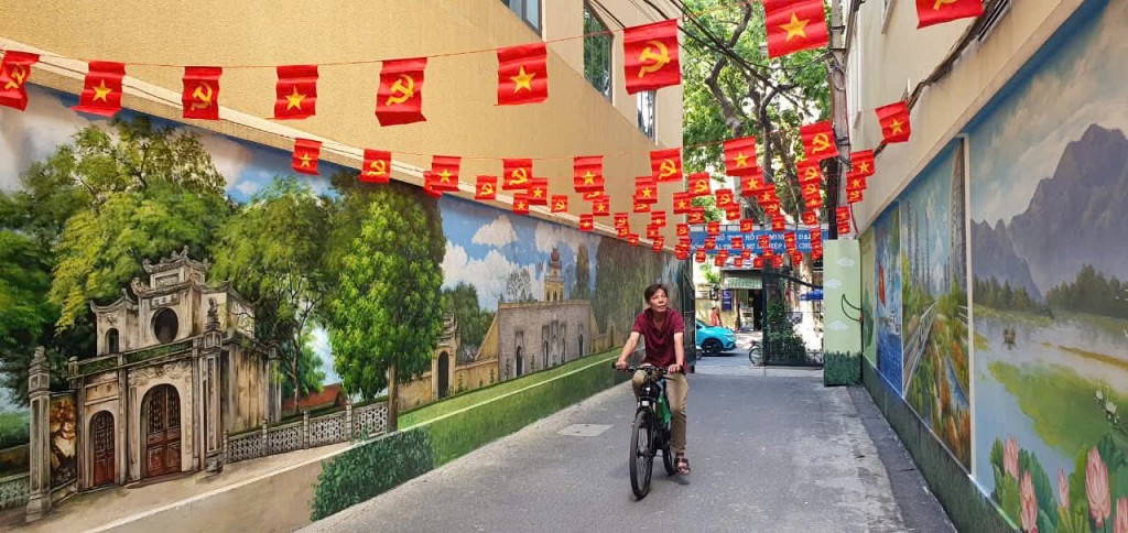Phường Ba Đình rực rỡ cờ hoa mừng Đại hội đại biểu Đảng bộ