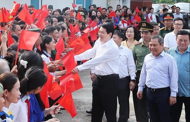 Chủ tịch nước Lương Cường kiểm tra vận hành chính quyền hai cấp tại Quảng Ninh