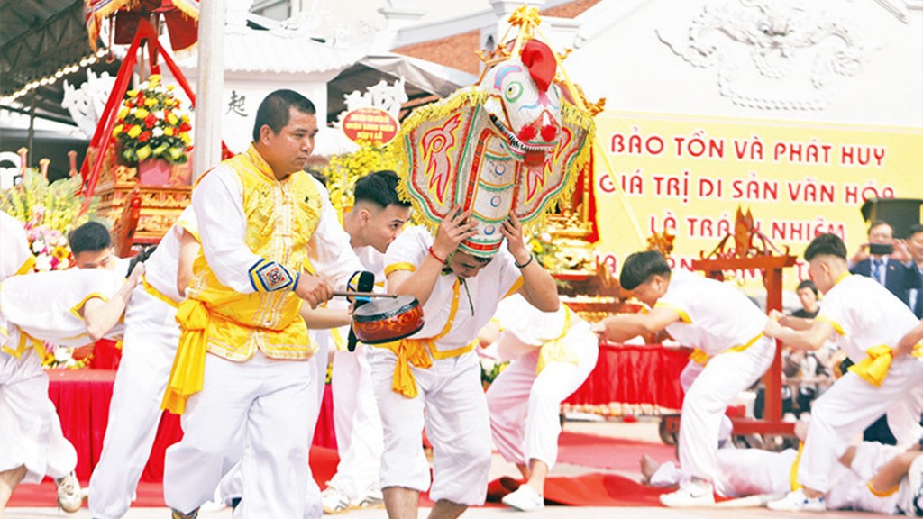 sân khấu lễ hội 2025