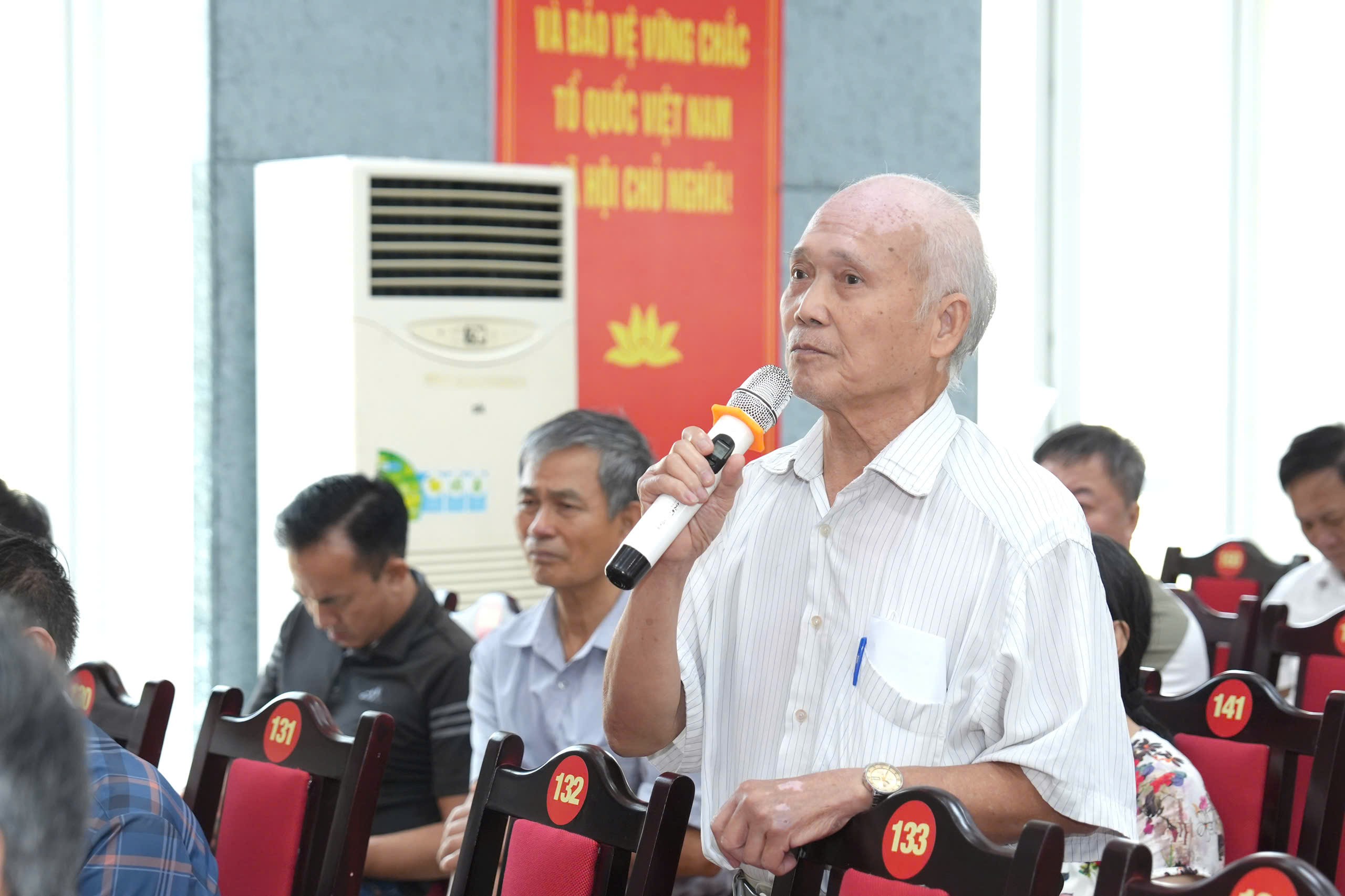 Chính quyền lắng nghe, tháo gỡ khó khăn, vướng mắc với người dân
