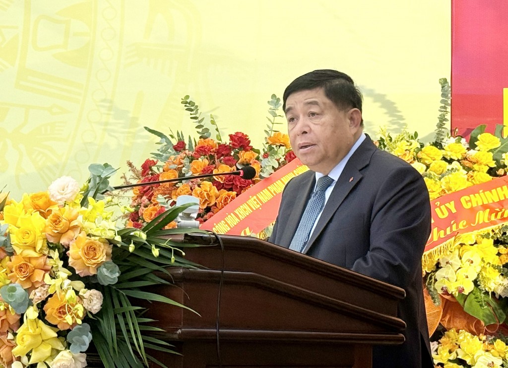 Phó Thủ tướng Nguyễn Chí Dũng gợi mở dựa trên danh sách 11 ngành công nghệ chiến lược, Viện Hàn lâm Khoa học công nghệ Việt Nam đăng ký ngành, sản phẩm công nghệ chiến lược ưu tiên để tập trung đi đầu, tiên phong nghiên cứu và phát triển - Ảnh: VGP/Thu Sa
