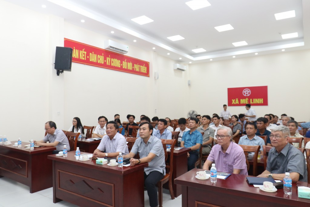 Các đại biểu dự hội nghị công bố hoàn thành lấy ý kiến người dân về quy hoạch dự án Khu đô thị mới Mê Linh