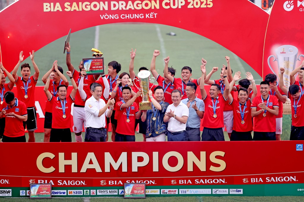 Thiên Khôi FC lần đầu tiên bước lên ngôi vô địch Giải bóng đá 7 người VĐQG Bia Saigon Dragon Cup 2025