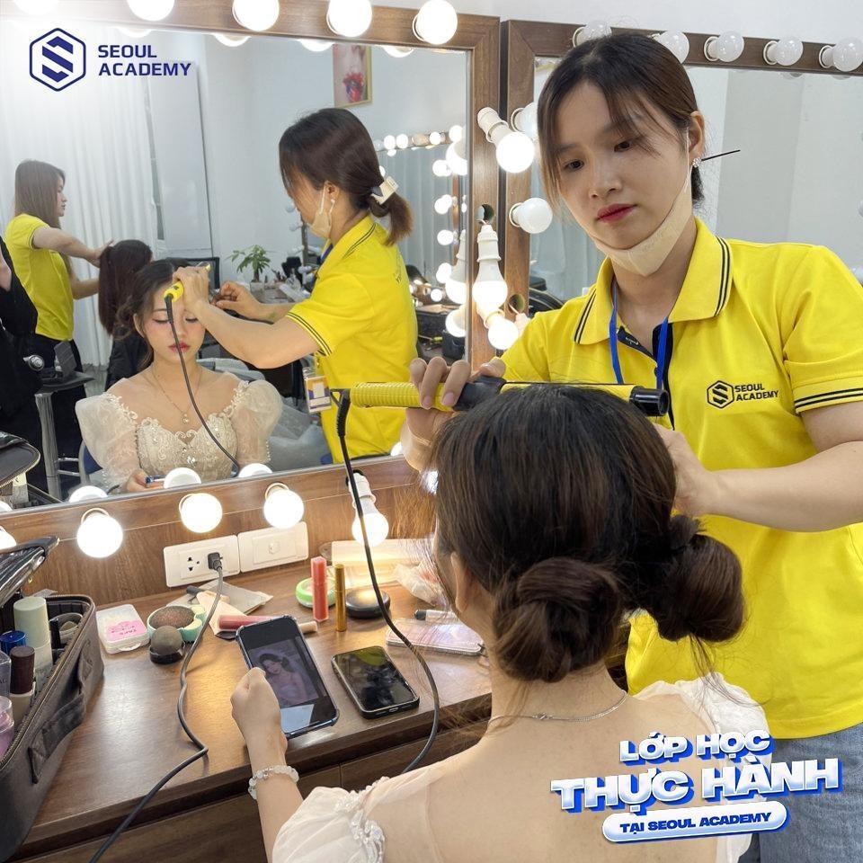Seoul Academy cung cấp đa dạng các khóa học trang điểm chuyên nghiệp