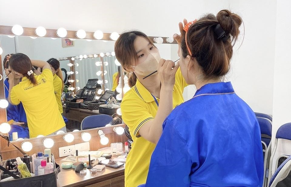 Học makeup chuyên nghiệp tại Seoul Academy: Phát triển đam mê - Xây tương lai vững chắc