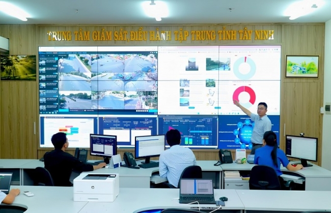 Số hóa toàn diện vì người dân, doanh nghiệp