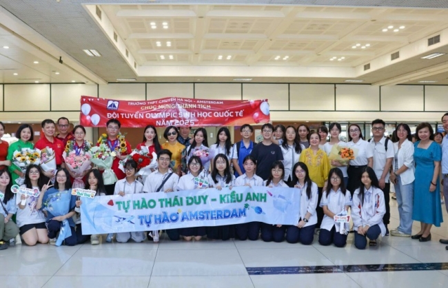 Học sinh Việt Nam rạng rỡ trở về từ Olympic Sinh học quốc tế
