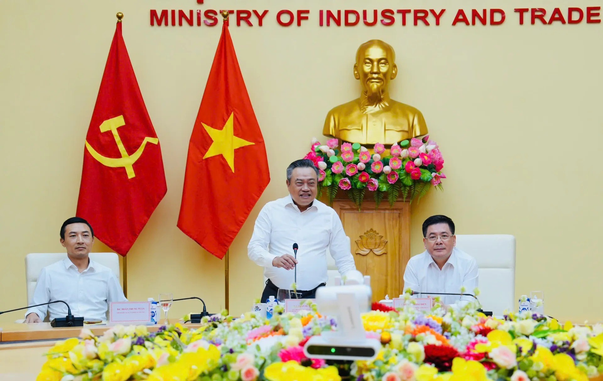 Chủ tịch UBND TP Hà Nội Trần Sỹ Thanh phát biểu tại hội nghị