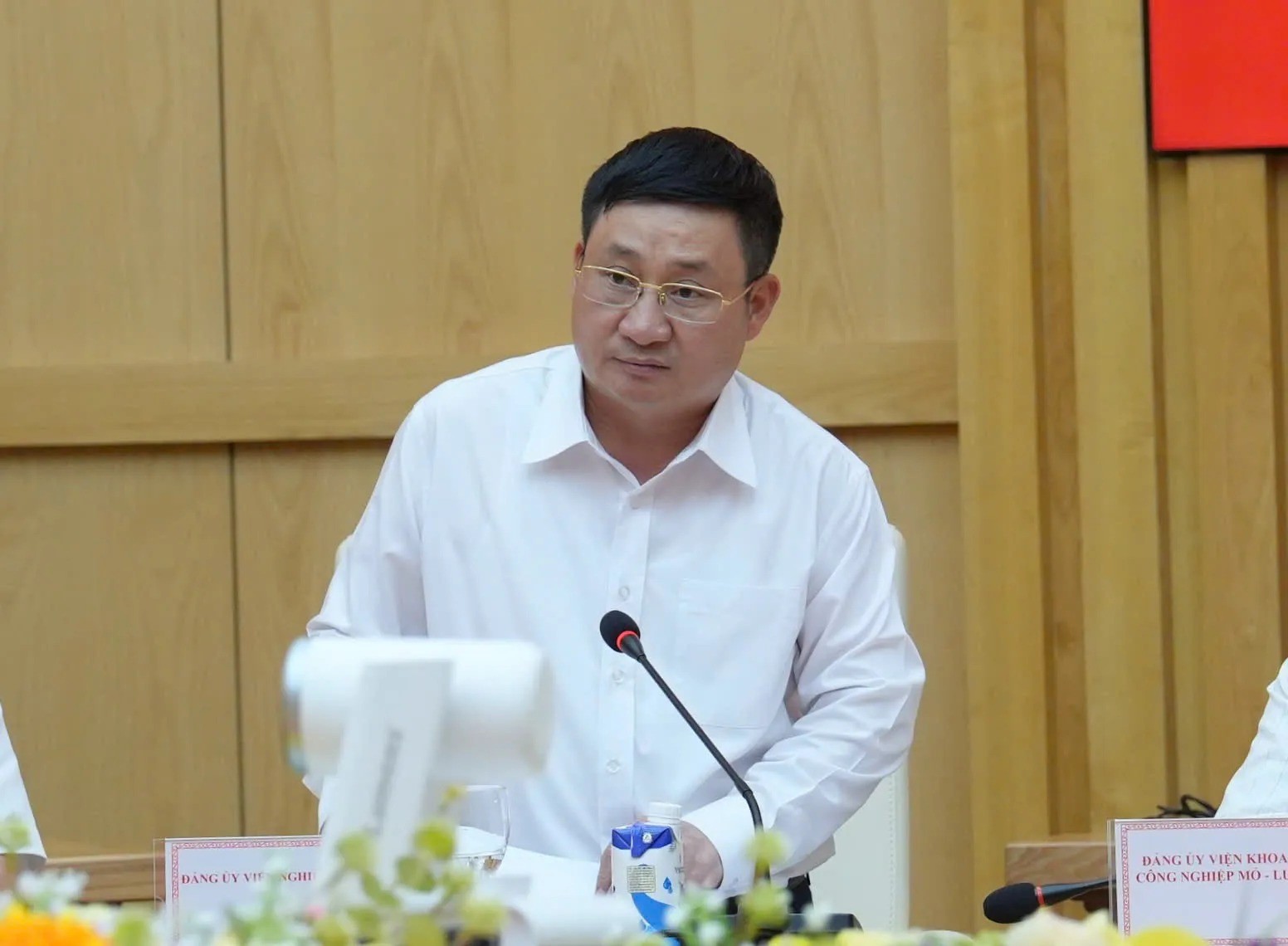 Bí thư Đảng ủy, Viện trưởng Viện Nghiên cứu cơ khí Phan Đăng Phong thay mặt đơn vị được chuyển giao, tiếp nhận phát biểu ý kiến