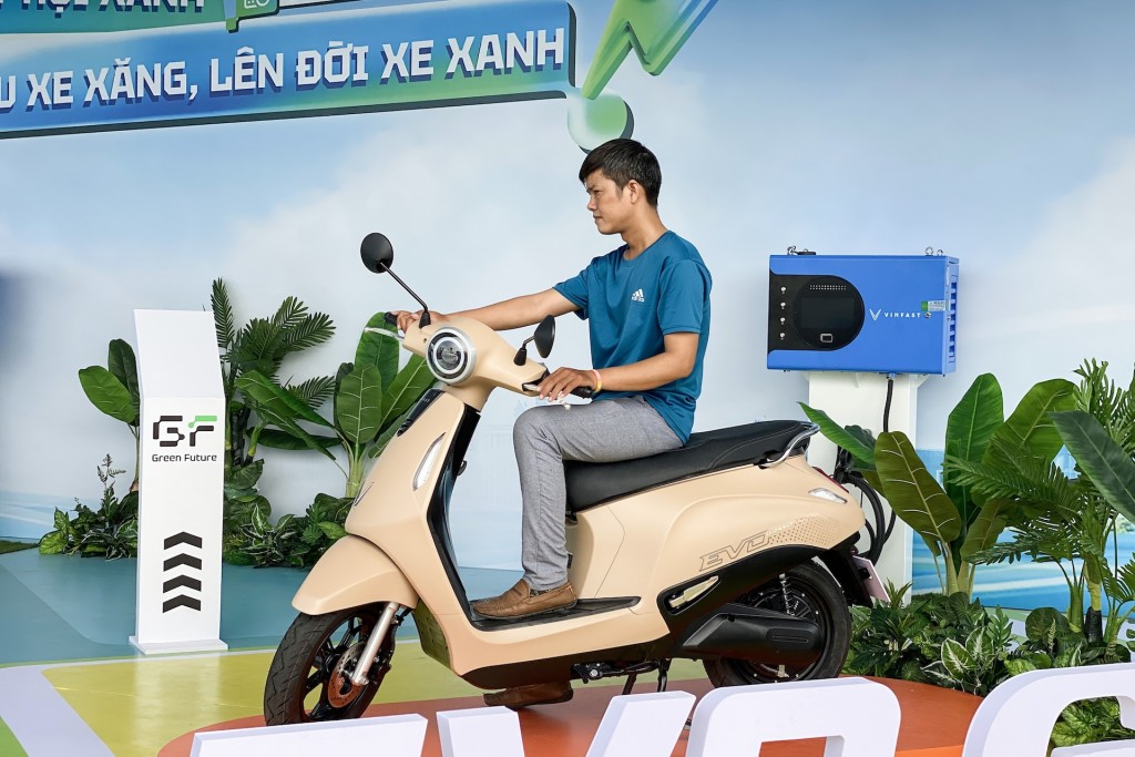 Anh Nguyễn Văn Sửu đánh giá Evo Grand là mẫu xe phù hợp nhất để chạy dịch vụ hiện nay.