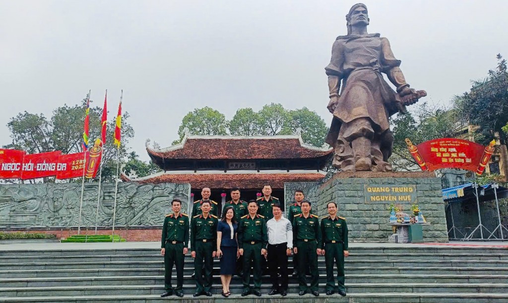 sân khấu lễ hội 2025