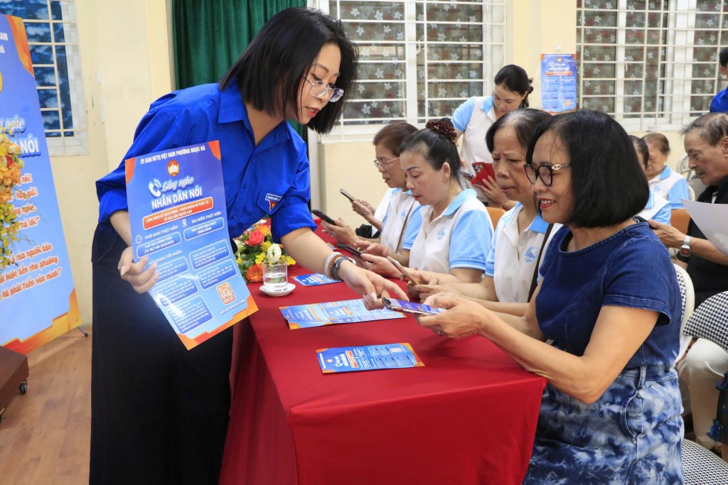 Gắn kết với Nhân dân bằng mô hình “Lắng nghe Nhân dân nói”