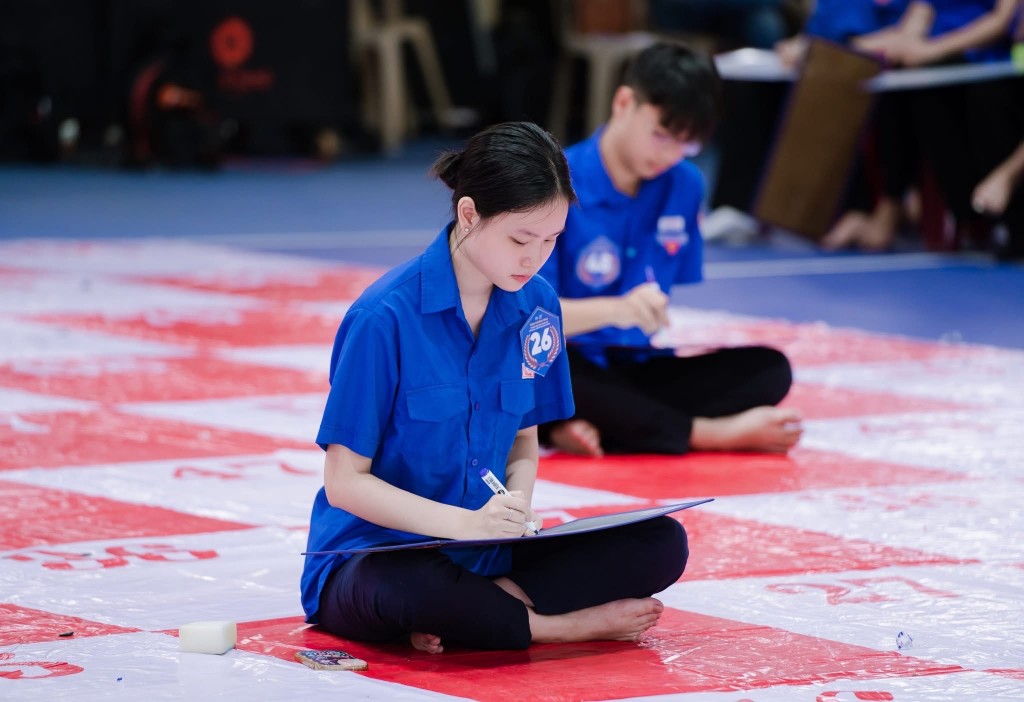 Hội thi lần này thu hút 100 thí sinh và gần 300 cổ động viên là đoàn viên, thanh niên 