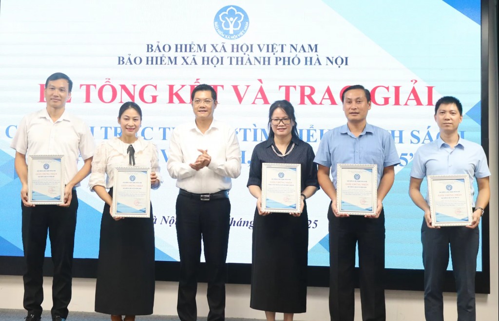 Trao giải Cuộc thi trực tuyến “Tìm hiểu chính sách, pháp luật về BHXH, BHYT”