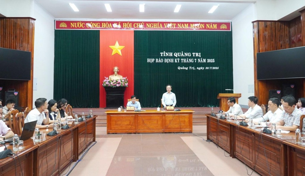 UBND tỉnh Quảng Trị phối hợp với Ban Tuyên giáo và Dân vận Tỉnh ủy tổ chức họp báo định kỳ tháng 7/2025 