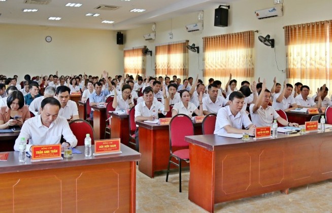 HĐND xã Đoài Phương thông qua 5 nghị quyết quan trọng