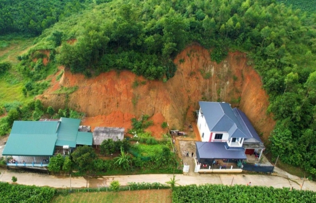 Yêu cầu đánh giá nguy cơ sạt lở tại 50 điểm xã Ba Vì