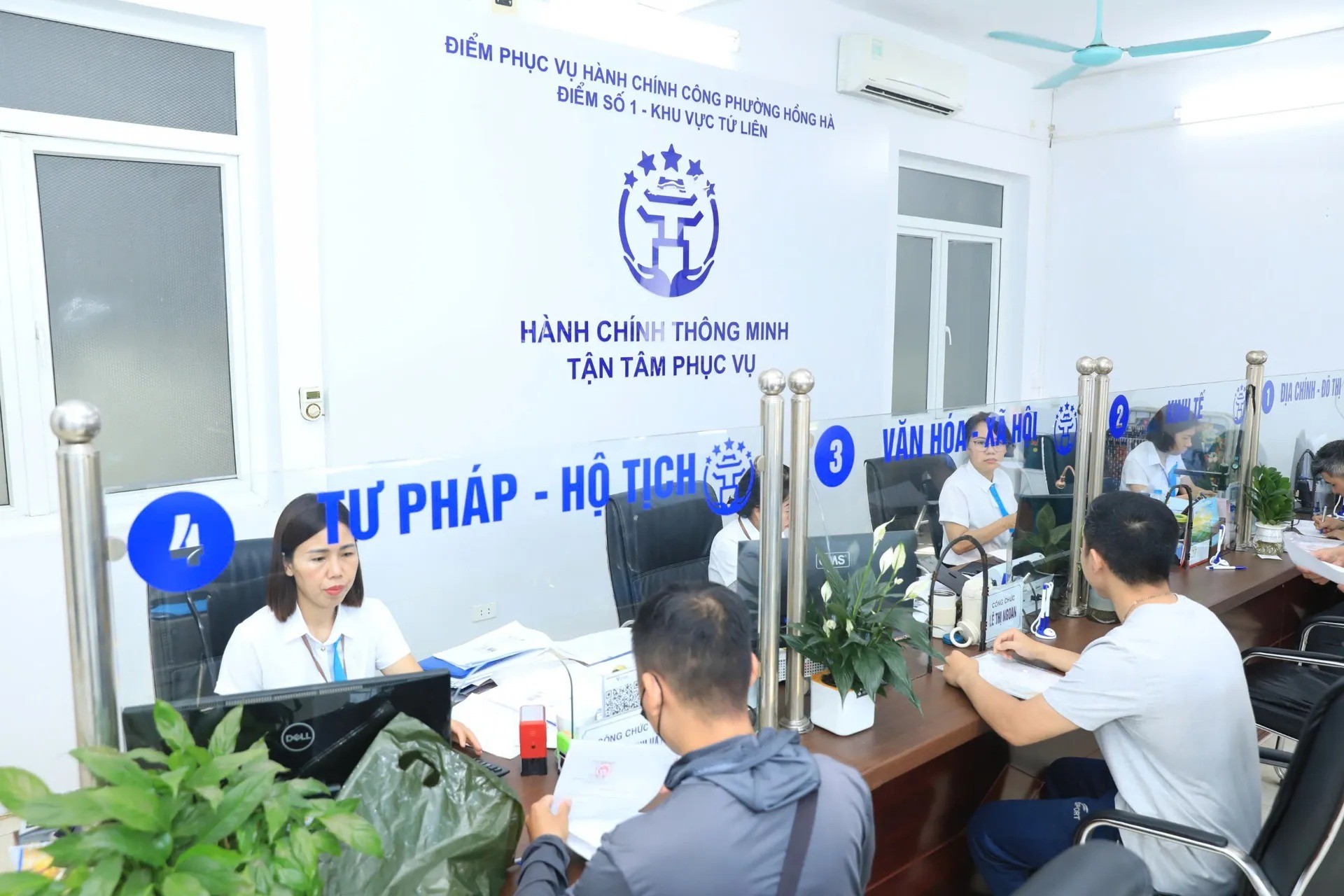 Hà Nội ngăn chặn và xử lý nghiêm tình trạng “cò làm giấy tờ”