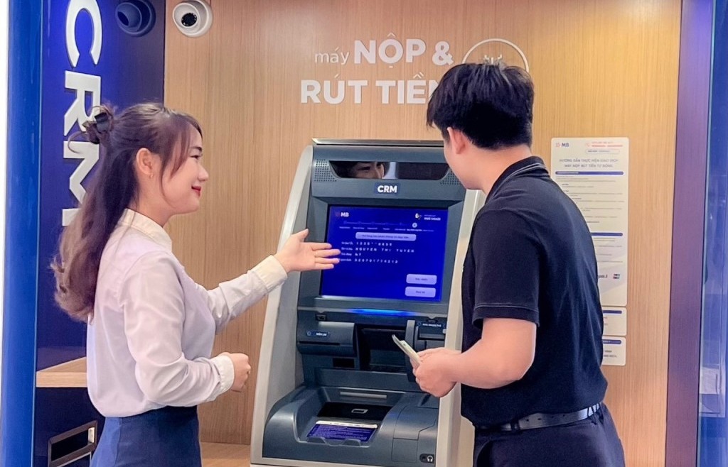 Thủ tướng yêu cầu thúc đẩy thanh toán không dùng tiền mặt
