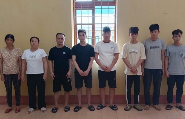 Bắt giữ 8 đối tượng đưa người nước ngoài nhập cảnh trái phép