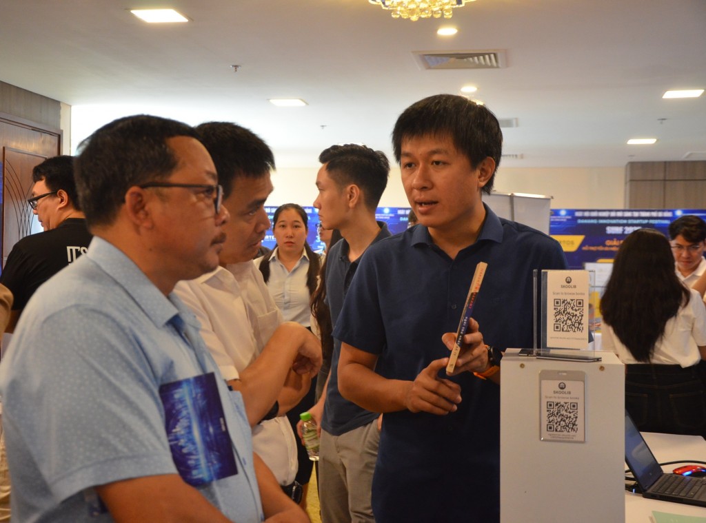 Các starup đánh giá môi trường mở và tinh thần hỗ trợ của hệ sinh thái khởi nghiệp tại Đà Nẵng nơi startup được thử, được sai và được học một cách nghiêm túc (Ảnh Đ.Minh)