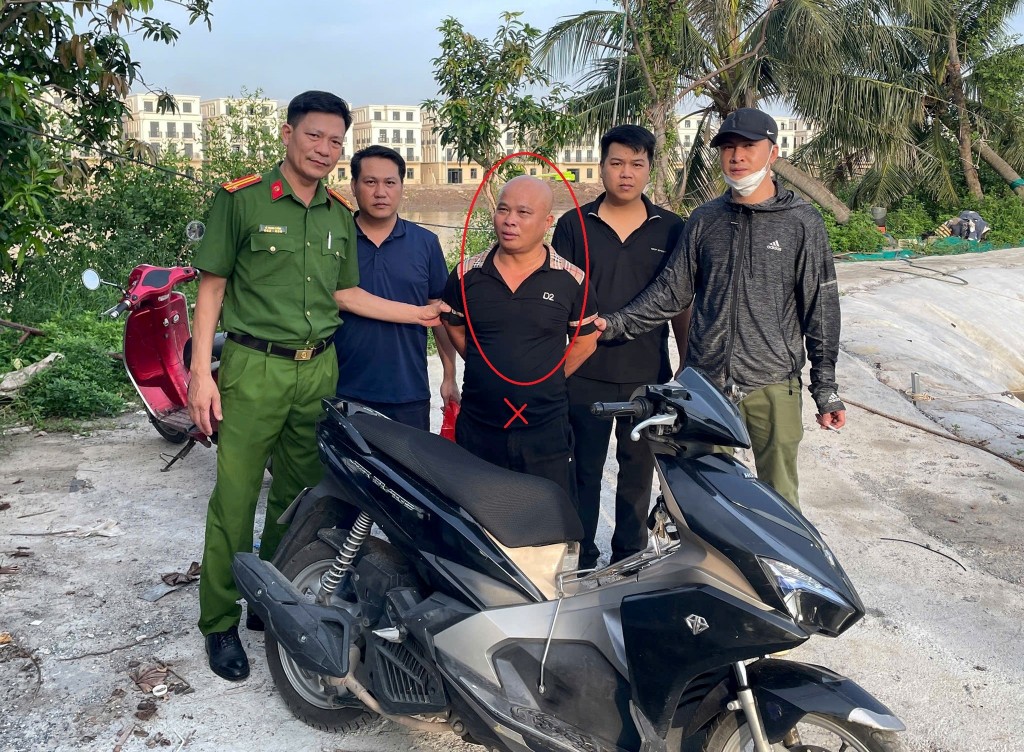 Phòng Cảnh sát Thi hành án hình sự và hỗ trợ tư pháp, Công an phường Thuỷ Nguyên bắt giữ Trần Văn Hùng tại khu vực đầm nuôi trồng thủy sản Sáu Phiên, phường Thủy Nguyên