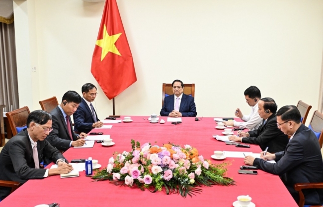 Thủ tướng Phạm Minh Chính điện đàm với Thủ tướng Malaysia
