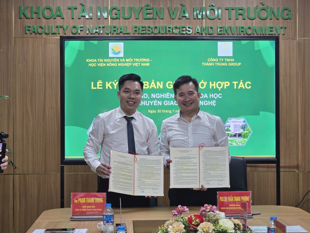 Lễ ký kết hợp tác chiến lược giữa Khoa Tài nguyên và Môi trường, Học viện Nông nghiệp Việt Nam và Công ty TNHH Thành Trung Group Lễ ký kết hợp tác chiến lược giữa Khoa Tài nguyên và Môi trường, Học viện Nông nghiệp Việt Nam và Công ty TNHH Thành Trung Group