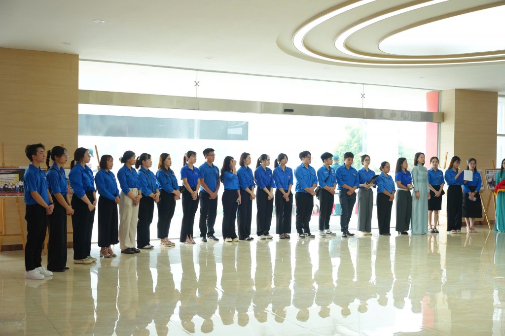 Khánh thành công trình thanh niên “Số hoá bản đồ trụ sở Đảng uỷ - HĐND - UBND xã Gia Lâm”