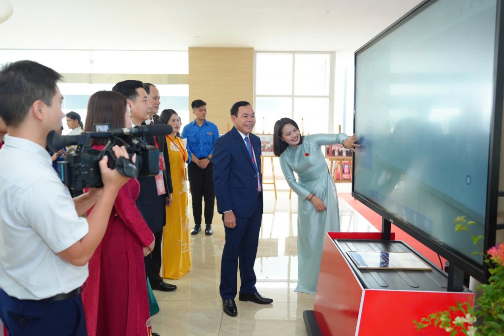 Khánh thành công trình thanh niên “Số hoá bản đồ trụ sở Đảng uỷ - HĐND - UBND xã Gia Lâm”