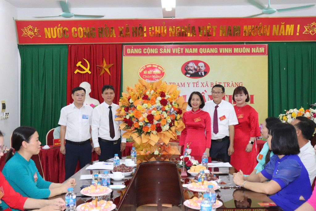 Đảm bảo an sinh xã hội, xây dựng hệ thống y tế cơ sở vững mạnh, hiện đại