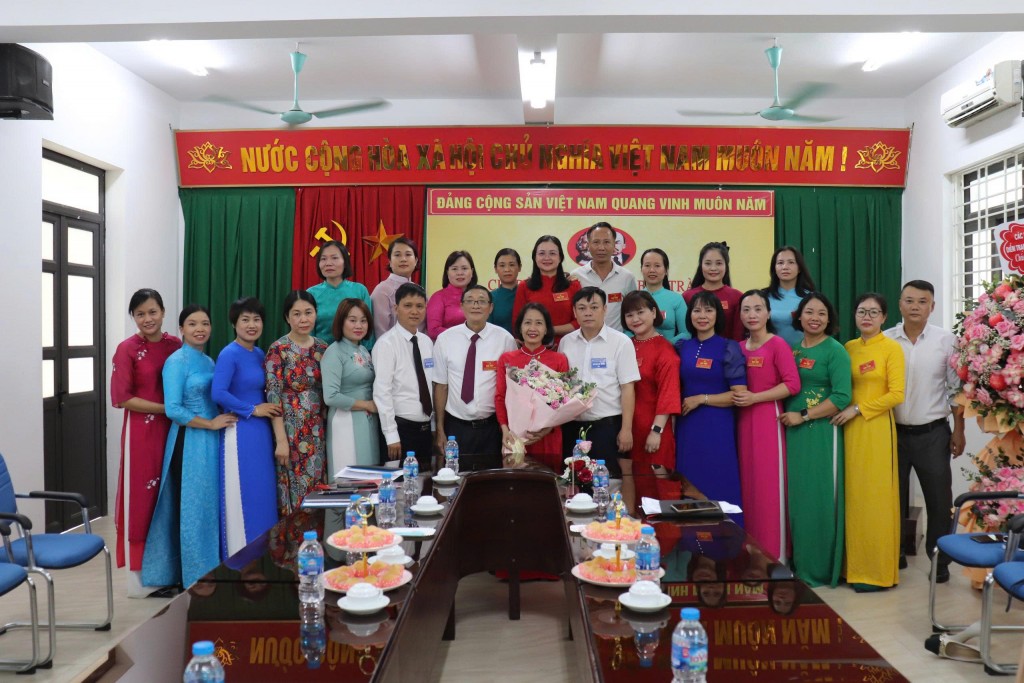 Đảm bảo an sinh xã hội, xây dựng hệ thống y tế cơ sở vững mạnh, hiện đại