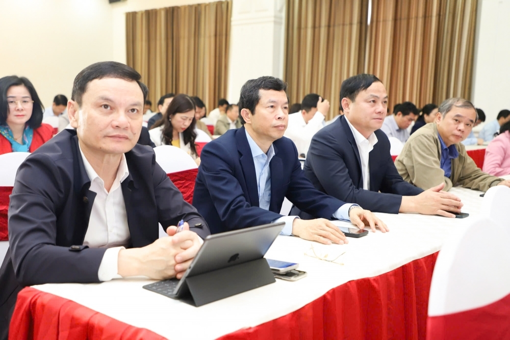 Trong quá trình sắp xếp, tinh gọn bộ máy, trước tiên phải coi trọng vấn đề con người