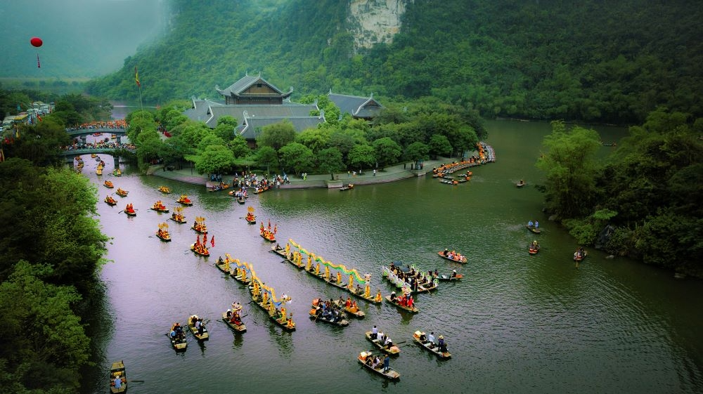 Việc hợp nhất 3 tỉnh Nam Định, Hà Nam và Ninh Bình thành tỉnh Ninh Bình mới sẽ giúp quy hoạch thống nhất hạ tầng giao thông, đô thị, công nghiệp, du lịch, dịch vụ, nông nghiệp, tạo điều kiện phát triển các hành lang kinh tế xuyên suốt từ miền núi, đồng bằng, ven biển, giúp khai thác hiệu quả tiềm năng giao thương, du lịch, logistics liên vùng.