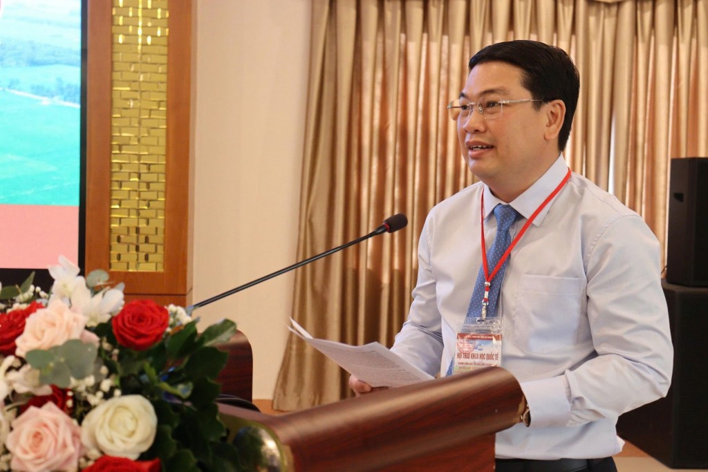 Phó Chủ tịch UBND tỉnh An Giang Lê Trung Hồ phát biểu tại hội thảo khoa học