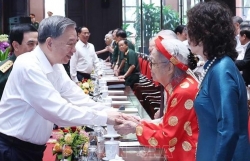 Tổng Bí thư Tô Lâm gặp mặt đại biểu có công với cách mạng